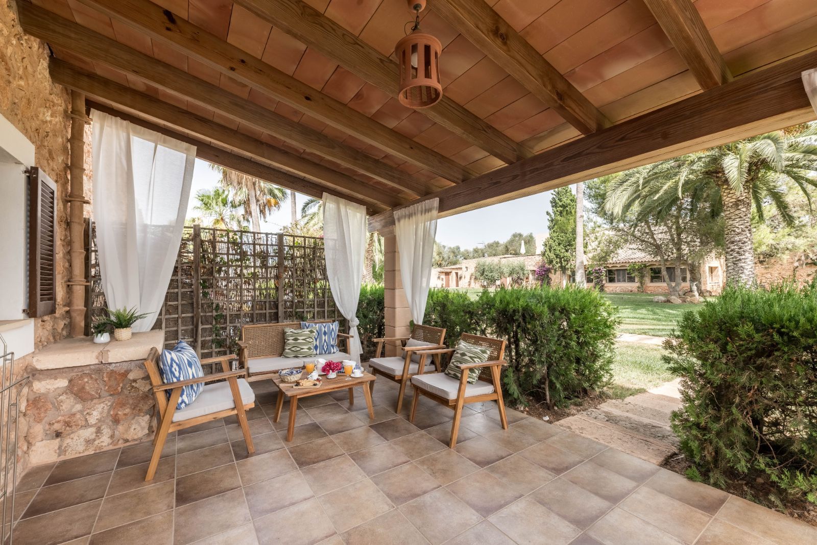 Finca Hotel Es Torrent · Rooms and villas