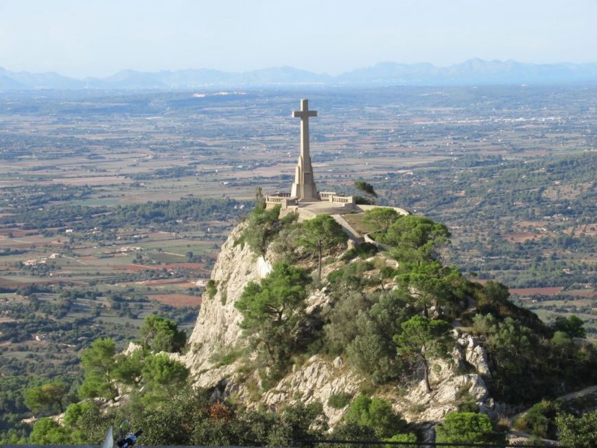Finca Hotel Es Torrent · Three monasteries