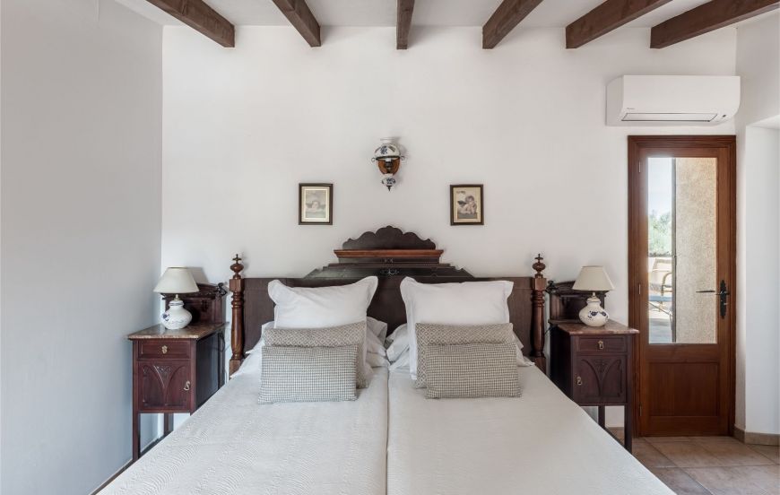 Finca Hotel Es Torrent · Doppelzimmer mit Terrasse